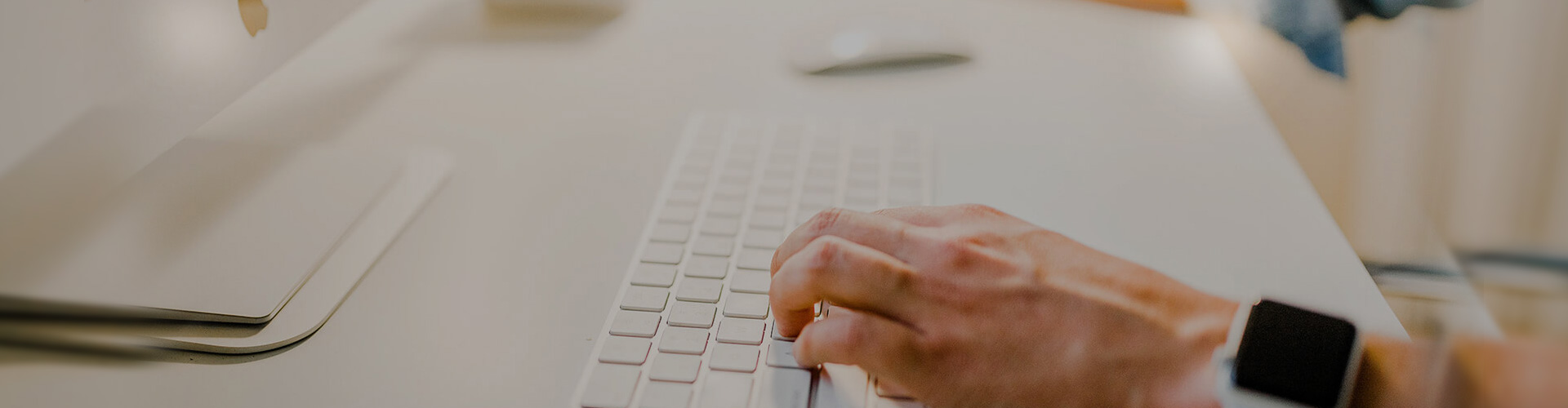 聯系我(wo)們banner